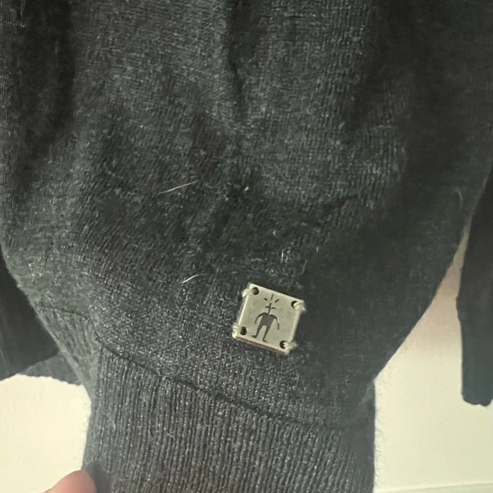 Smartwool Black Merino Wool V-Neck Sweater Medium Classic Minimalist Pullover